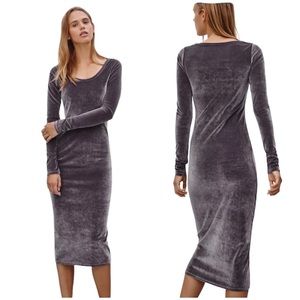 Minimalist Aritzia Wilfred Free Anouk Velvet Midi Dress